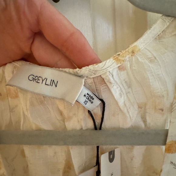 Greylin Edna Floral Cropped Blouse NWT - Picture 7 of 8